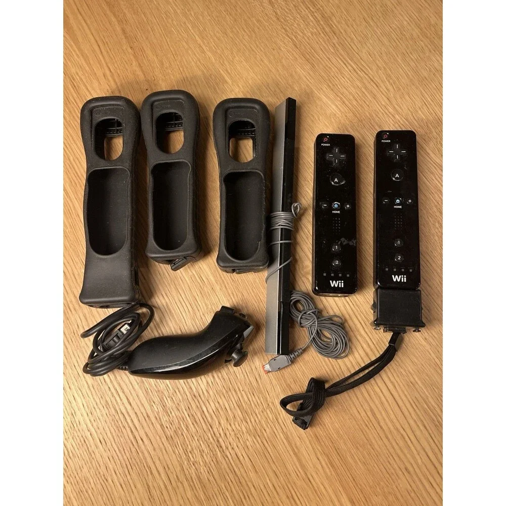 Nintendo Wii 2x Remote Controller , Nunchuck And Wii Sensor, 3x Case - UNTESTED